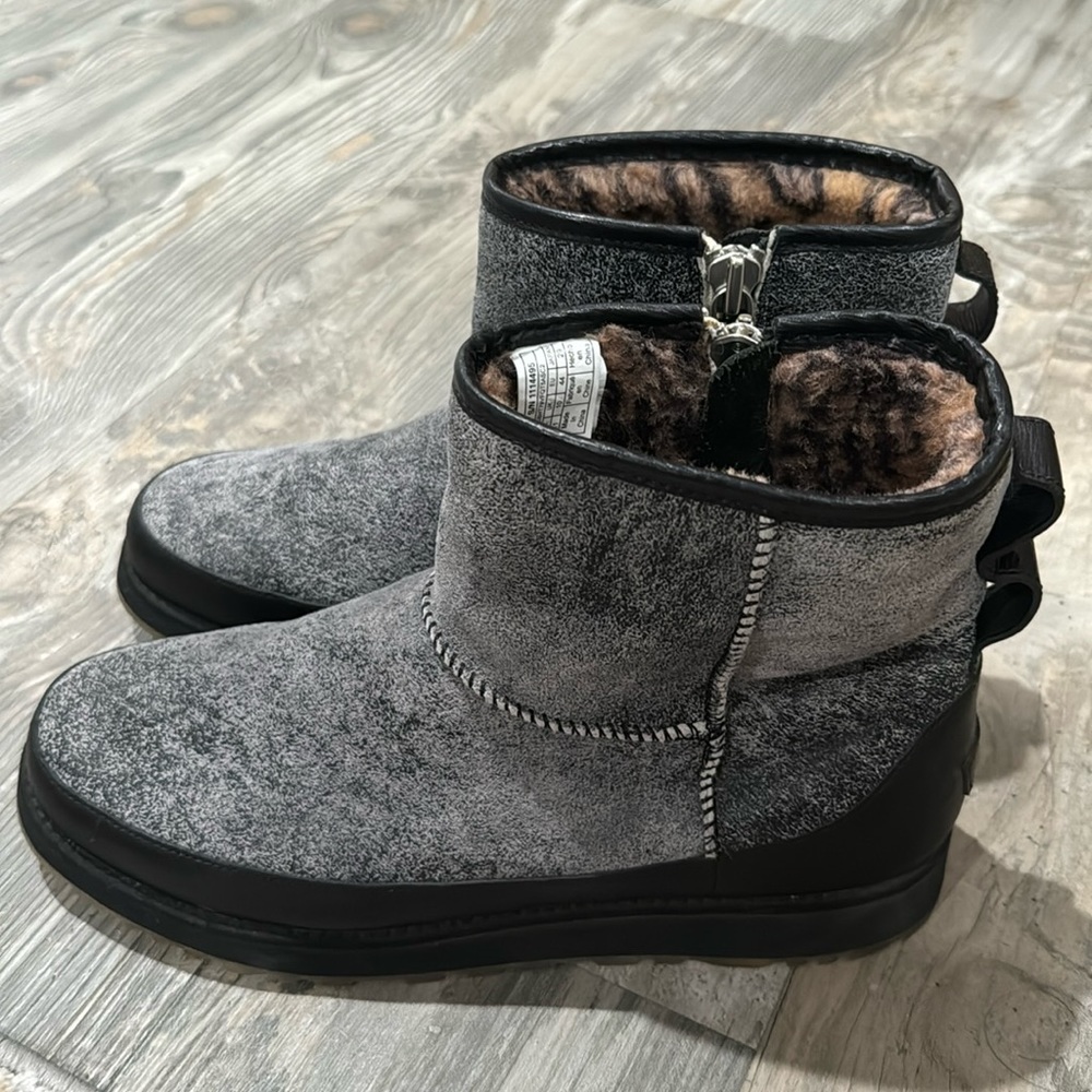 Men’s Ugg Boots size 11